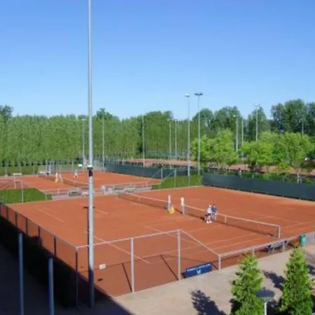 Nova Houseboat Deluxe Free Bikes