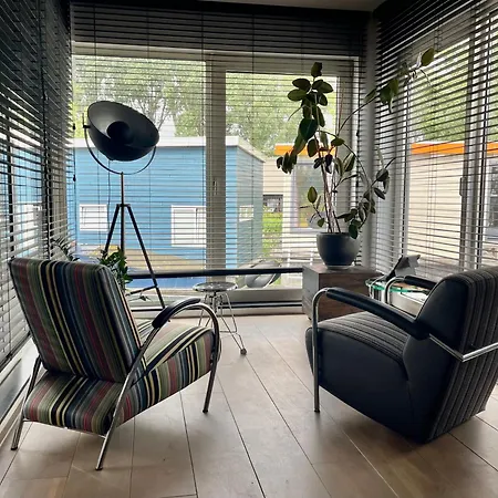 Villa Nova Houseboat Deluxe Free Bikes