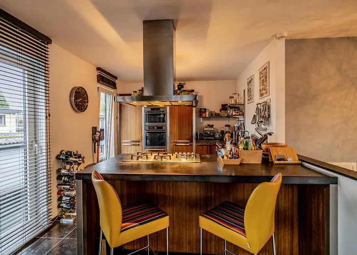 Villa Nova Houseboat Deluxe Free Bikes