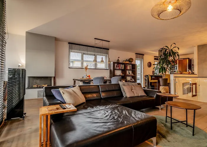 Nova Houseboat Deluxe Free Bikes Villa *