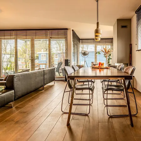 Nova Houseboat Deluxe Free Bikes Villa